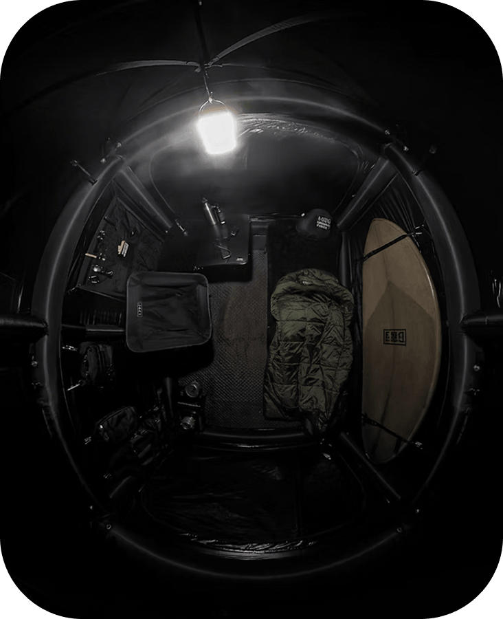 Nomad Telgi avar sisemus, valgustatud interjöör